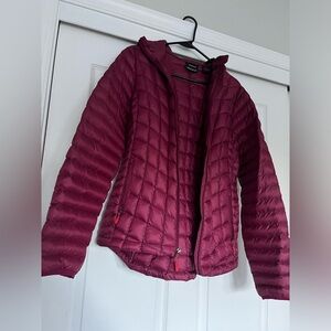 Marmot Quilted Puffy Women’s Jacket, Maroon, Size Medium